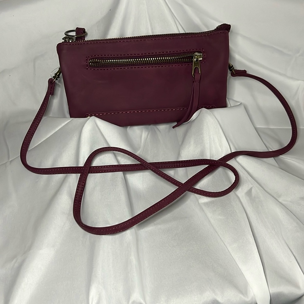 Universal thread dark purple wristlet/small purse